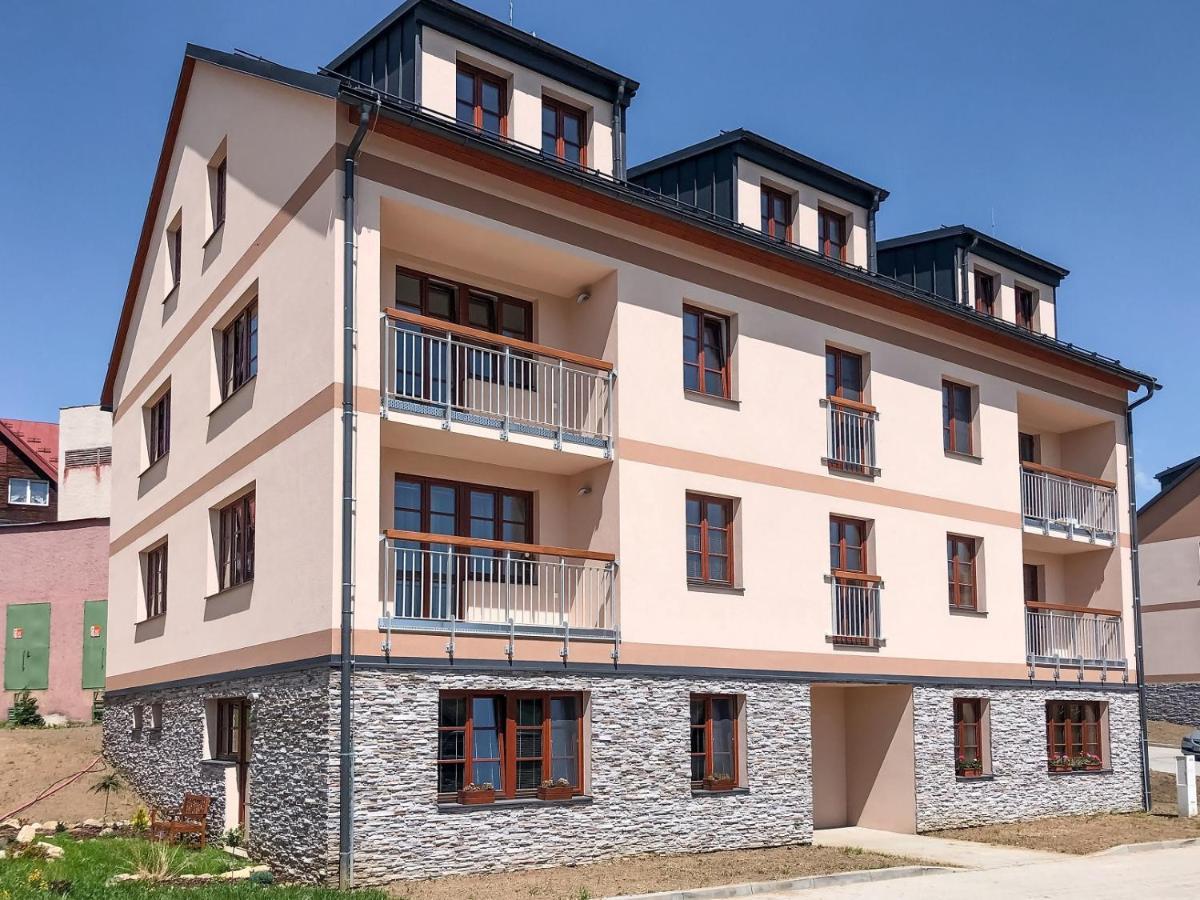 Apartman Hubert 卡什佩尔斯凯霍里 外观 照片